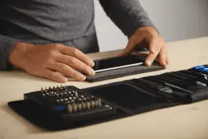 iPhone hackers